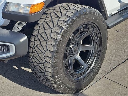 Used 2022 Jeep Gladiator Sport image 35