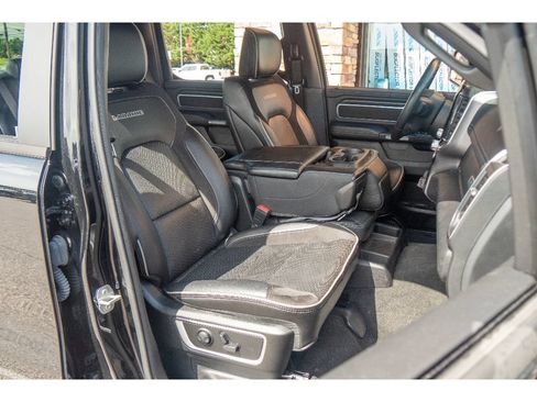 Used 2023 RAM 1500 Laramie AWD/4WD image 15