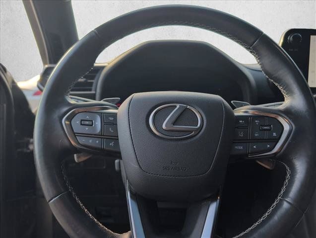 Used 2022 Lexus LX 600 4WD w/ Appearance Package image 12