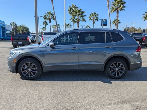 Used 2023 Volkswagen Tiguan SE image 6