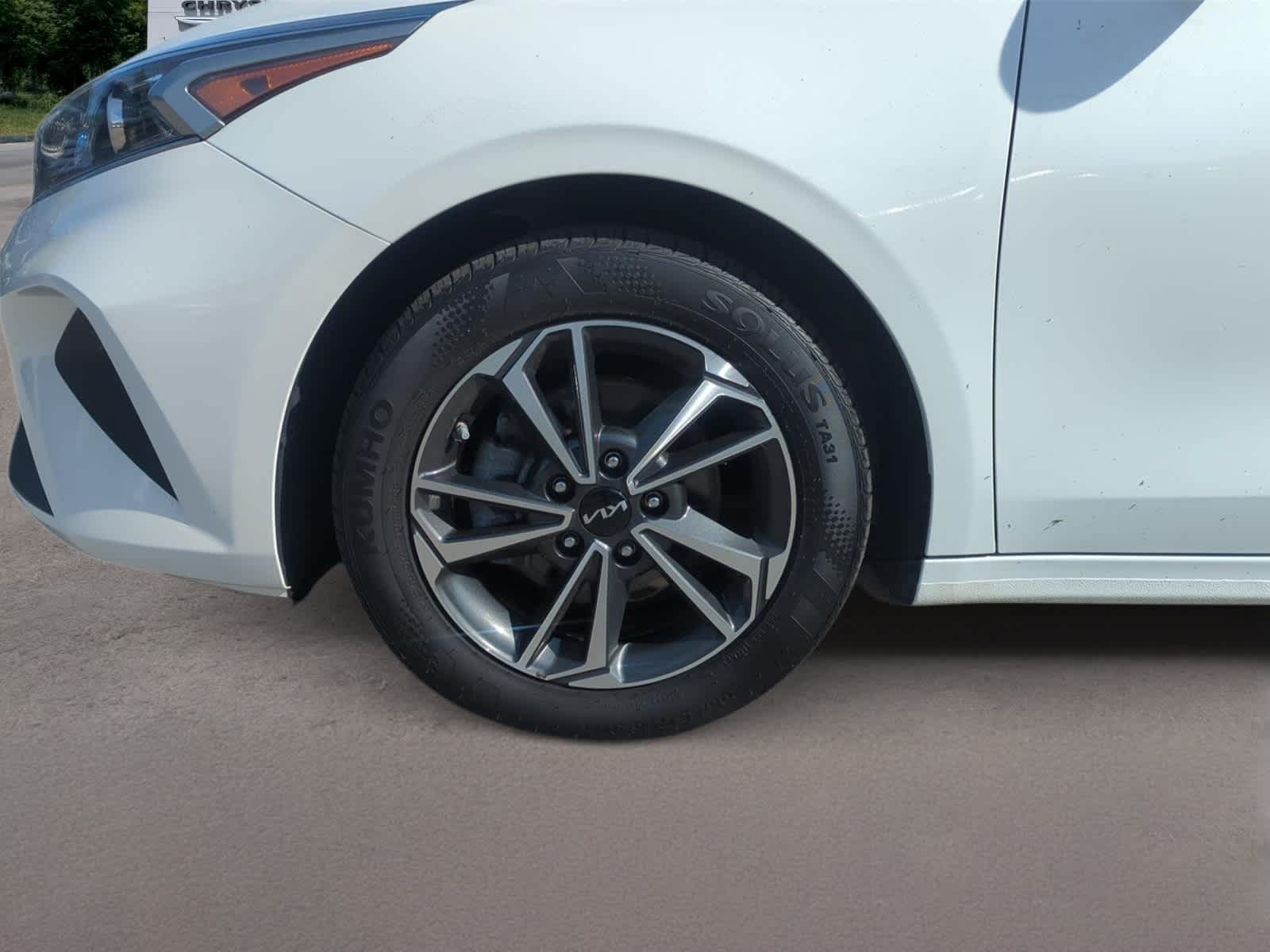 Used 2023 Kia Forte LXS w/ LXS Technology Package FWD image 10