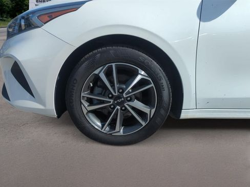 Used 2023 Kia Forte LXS w/ LXS Technology Package FWD image 10
