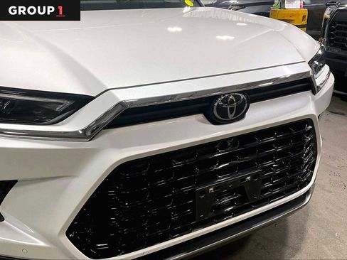 Used 2024 Toyota Grand Highlander Platinum image 30