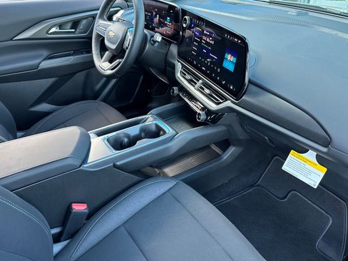 Used 2026 Chevrolet Equinox EV LT image 19