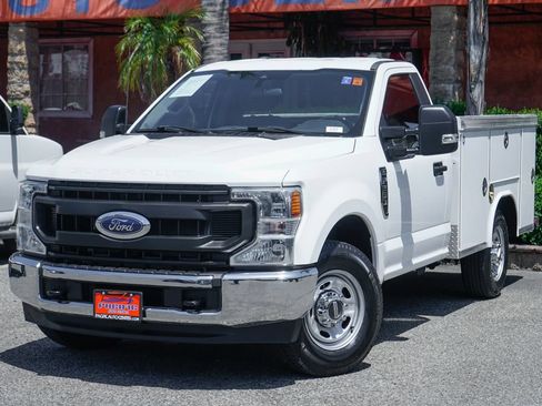Used 2022 Ford F250 XL w/ Power Equipment Group RWD image 4