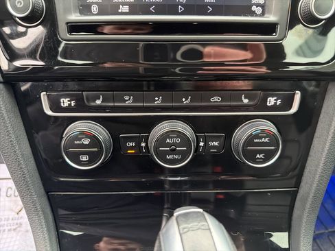 Used 2017 Volkswagen Golf R 4-Door image 30