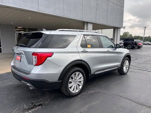 Used 2022 Ford Explorer Limited image 3