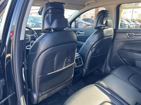 Used 2023 Kia Sportage EX image 9