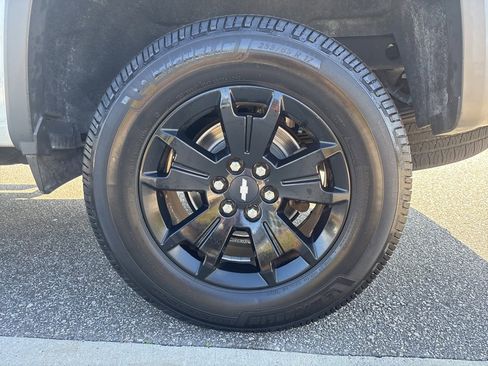 Used 2019 Chevrolet Colorado Z71 w/ LPO, Premium Interior Package image 13