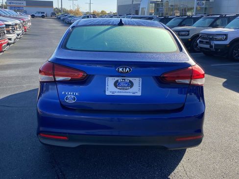Used 2017 Kia Forte LX w/ LX Popular Package image 5