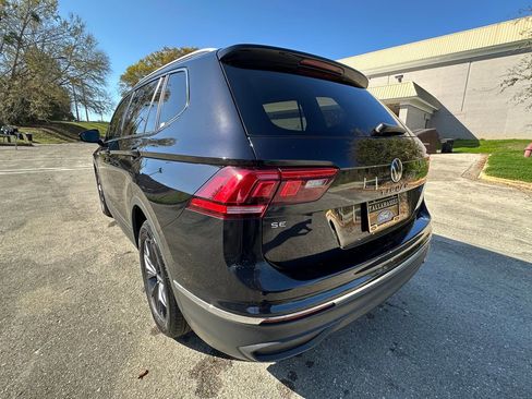 Used 2023 Volkswagen Tiguan SE image 40