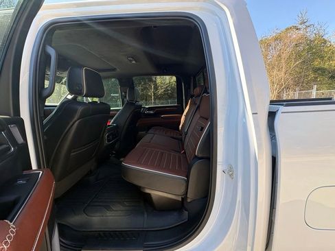 Used 2024 GMC Sierra 2500 Denali Ultimate image 8