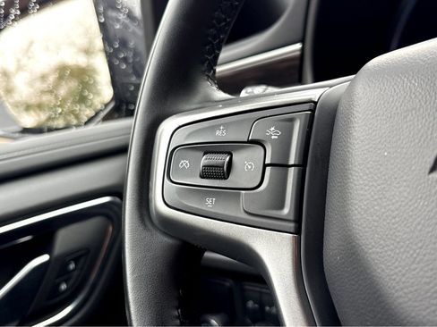 Used 2024 Chevrolet Tahoe LT RWD image 18