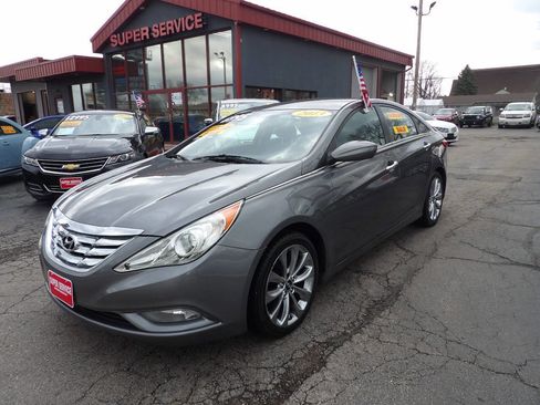 Used 2013 Hyundai Sonata SE image 1