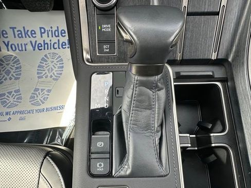 Used 2024 Lexus GX 550 image 36