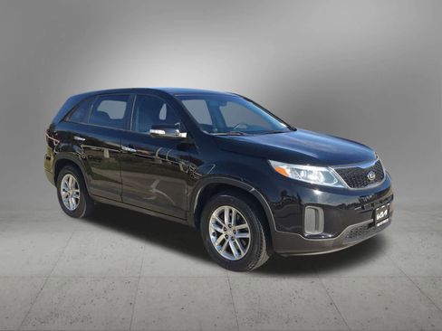 Used 2015 Kia Sorento LX image 8