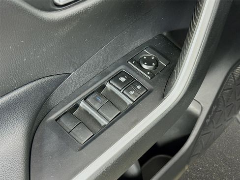 Used 2020 Toyota RAV4 XLE w/ Convenience Package FWD image 19