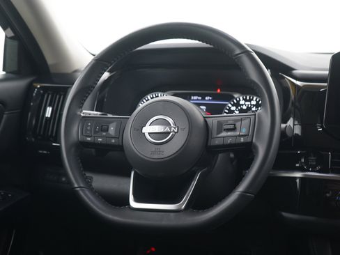 Used 2025 Nissan Pathfinder SV AWD/4WD image 15