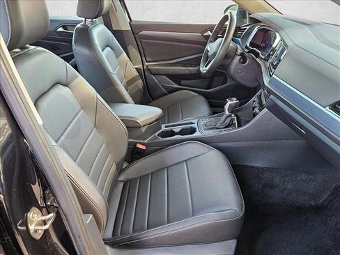 Used 2024 Volkswagen Jetta SE FWD image 18