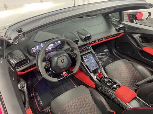 Used 2020 Lamborghini Huracan EVO image 13