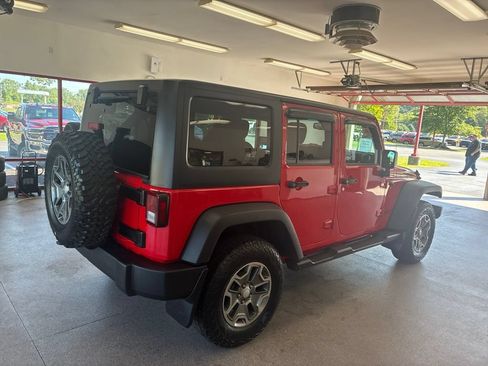 Used 2017 Jeep Wrangler Unlimited Rubicon w/ Cold Weather Group AWD/4WD image 29
