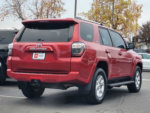 Used 2021 Toyota 4Runner SR5 image 5