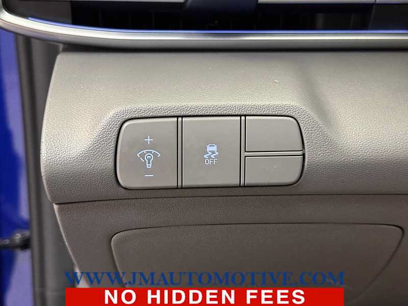 Used 2024 Hyundai Elantra SEL FWD image 31