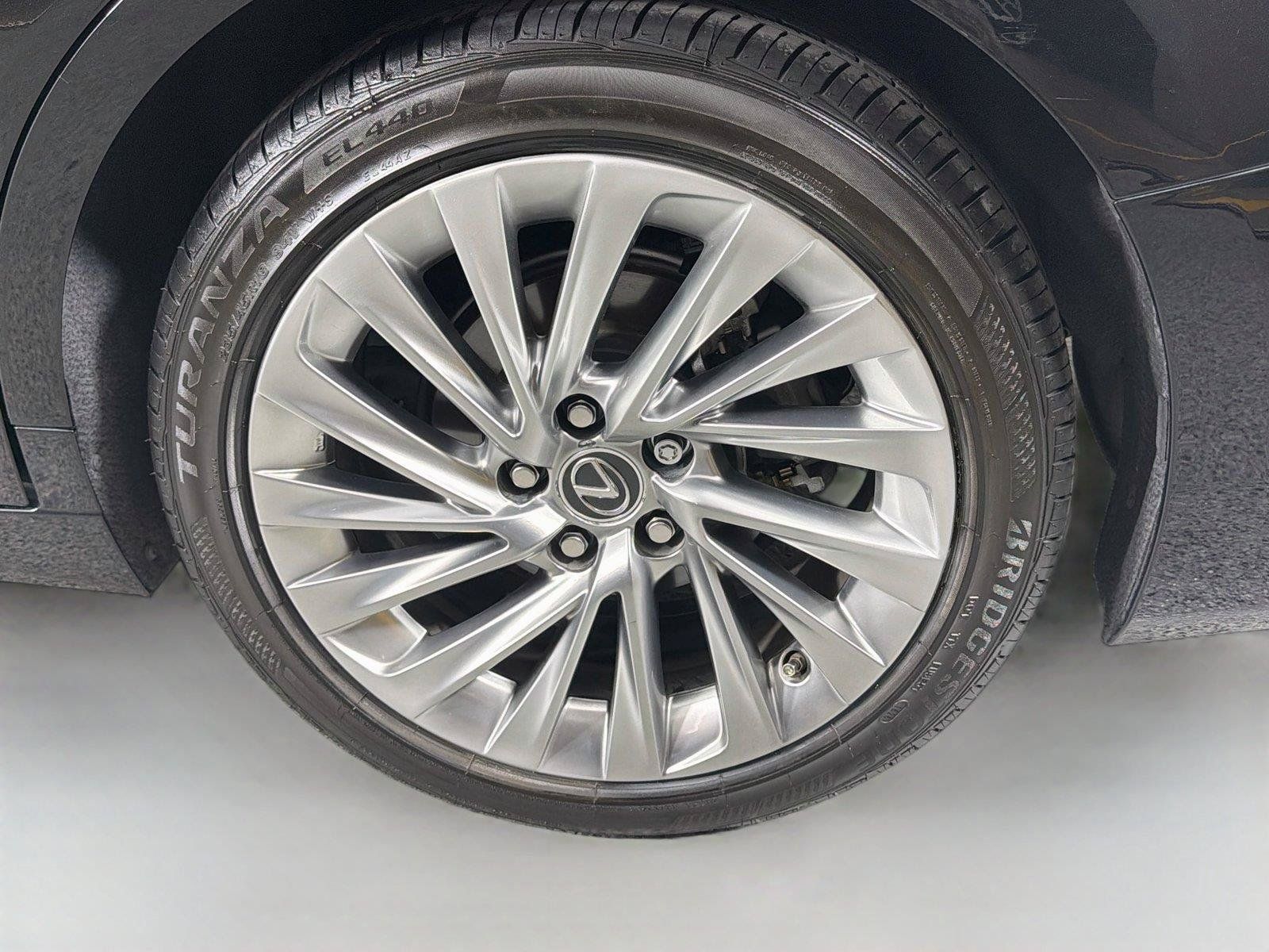 Used 2023 Lexus ES 300h Ultra Luxury w/ Accessory Package (Z2) FWD image 32