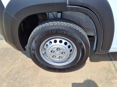 Used 2025 RAM ProMaster 2500 w/ Convenience Group image 17