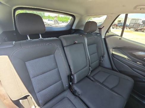 Used 2024 GMC Terrain SLE w/ Driver Convenience Package FWD image 14