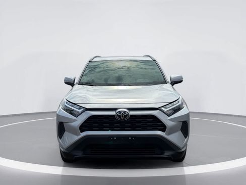 Used 2025 Toyota RAV4 XLE AWD/4WD image 10