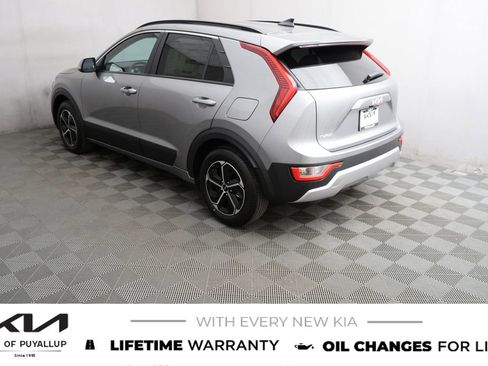 New 2026 Kia Niro EX FWD image 7