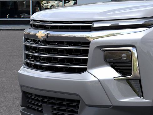 New 2027 Chevrolet Traverse LT w/ Driver Confidence Package FWD image 13