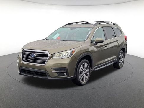 Used 2022 Subaru Ascent Limited w/ Technology Package image 3