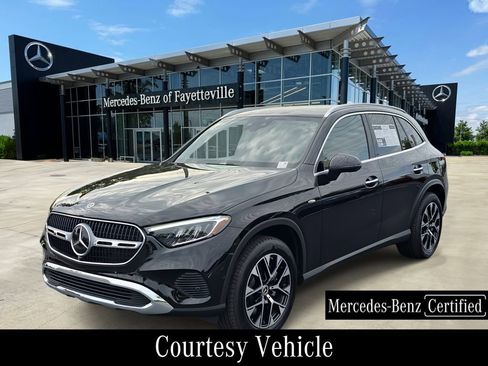 Used 2025 Mercedes-Benz GLC 350e 4MATIC image 1