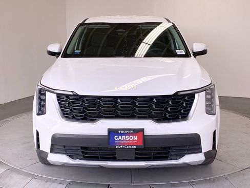 Certified 2025 Kia Sorento LX FWD image 8
