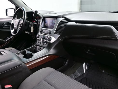 Used 2018 GMC Yukon SLE w/ SLE Value Package image 13