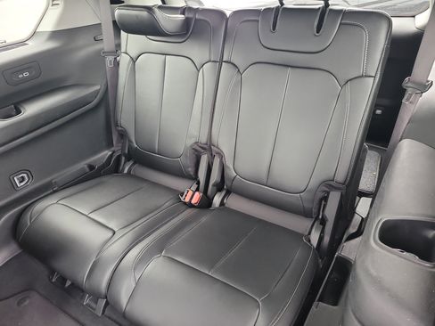 Used 2023 Jeep Grand Cherokee L Limited w/ Black Appearance Package RWD image 12