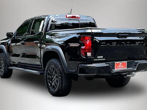 Used 2025 Chevrolet Colorado Trail Boss AWD/4WD image 4