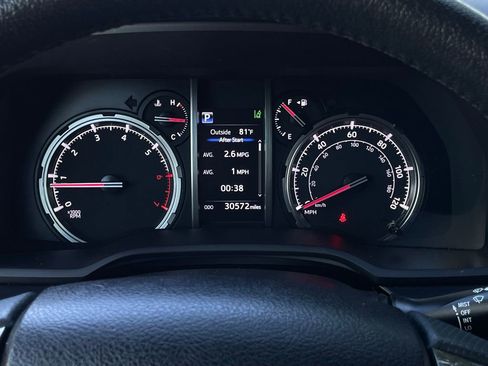 Used 2024 Toyota 4Runner TRD Off-Road Premium AWD/4WD image 17