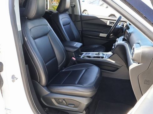 Used 2020 Ford Explorer XLT w/ Equipment Group 202A image 19