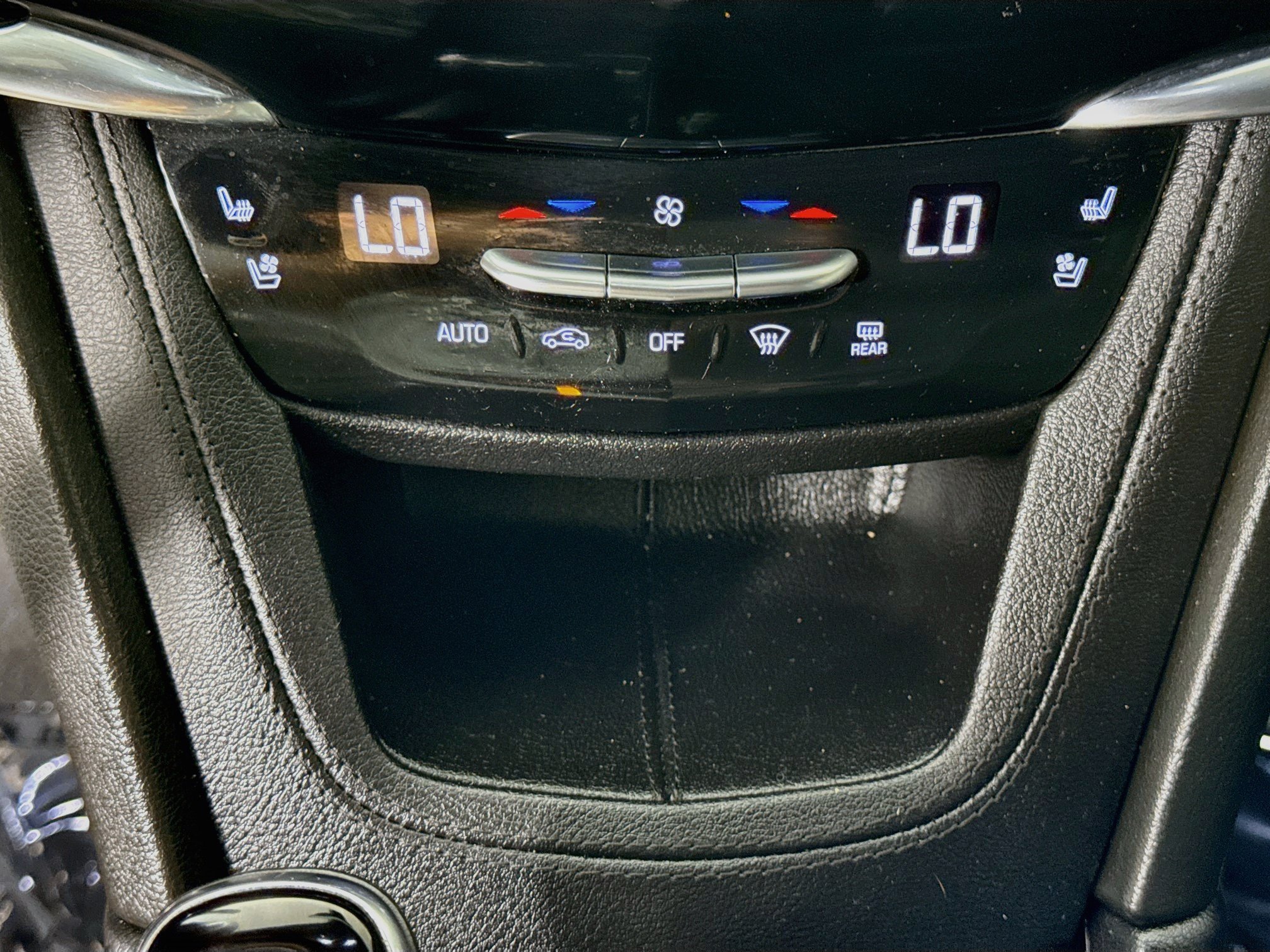 Used 2022 Cadillac XT6 Sport w/ Technology Package AWD/4WD image 18