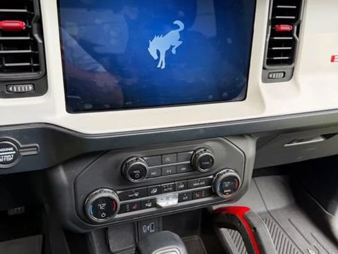 Used 2024 Ford Bronco Heritage Edition AWD/4WD image 4