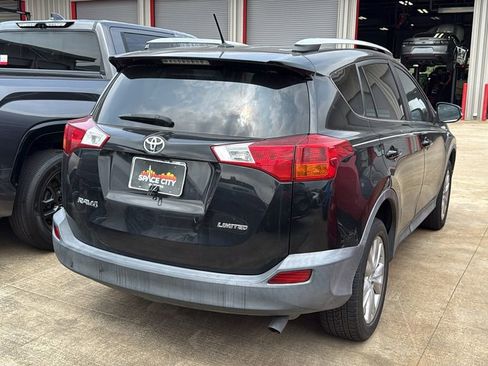 Used 2015 Toyota RAV4 Limited w/ Technology Package FWD image 3