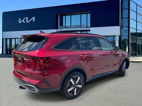Certified 2023 Kia Sorento S FWD image 11