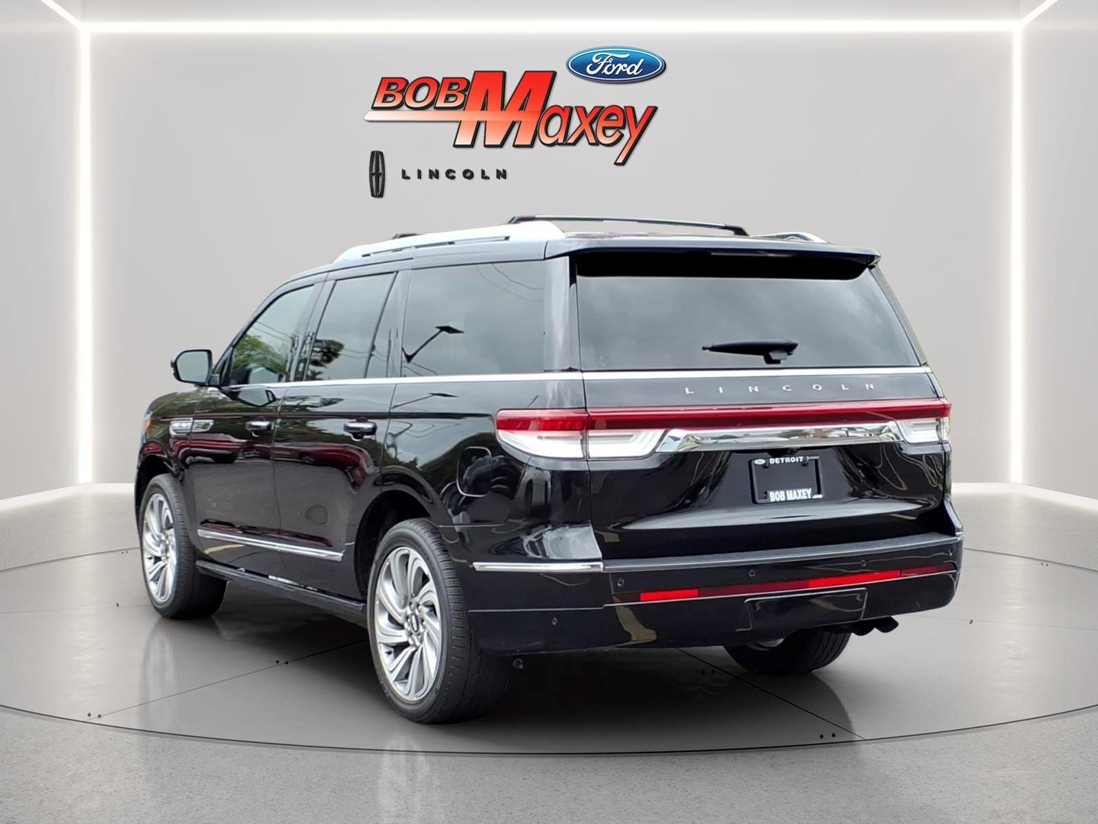 Used 2022 Lincoln Navigator 4WD image 6