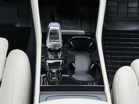 Used 2023 Volvo XC40 B5 Ultimate w/ Protection Package Premier image 15