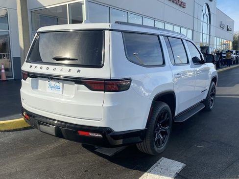 Used 2023 Jeep Wagoneer Series II image 8