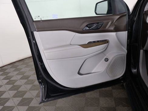 Used 2023 GMC Acadia SLE w/ Driver Convenience Package image 25