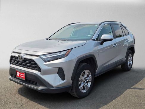 Certified 2025 Toyota RAV4 XLE AWD/4WD image 9